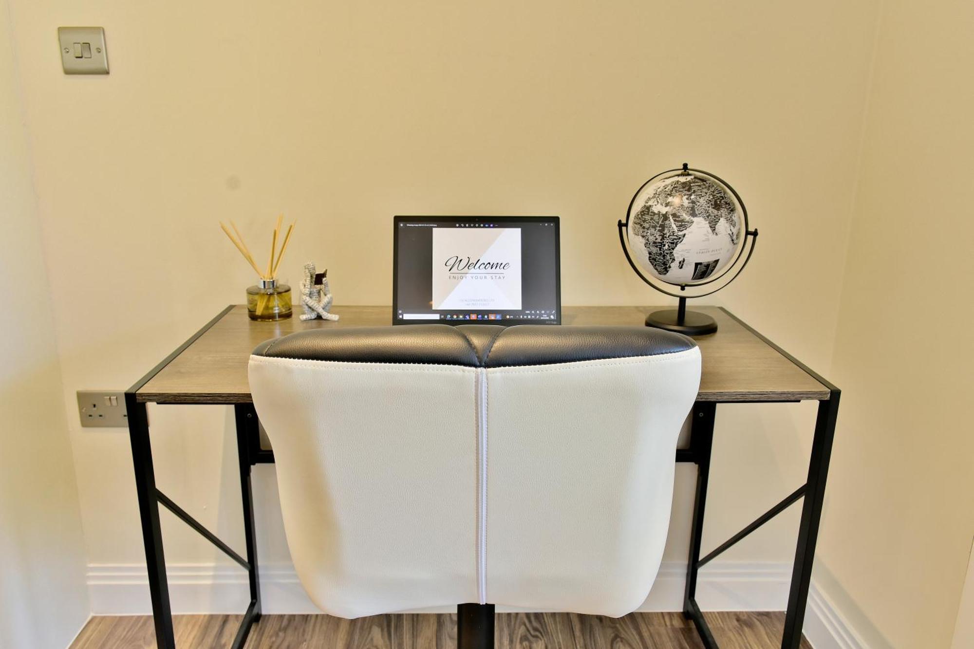 Stunning Apartment Near Citycentre & Oracle Reading Buitenkant foto