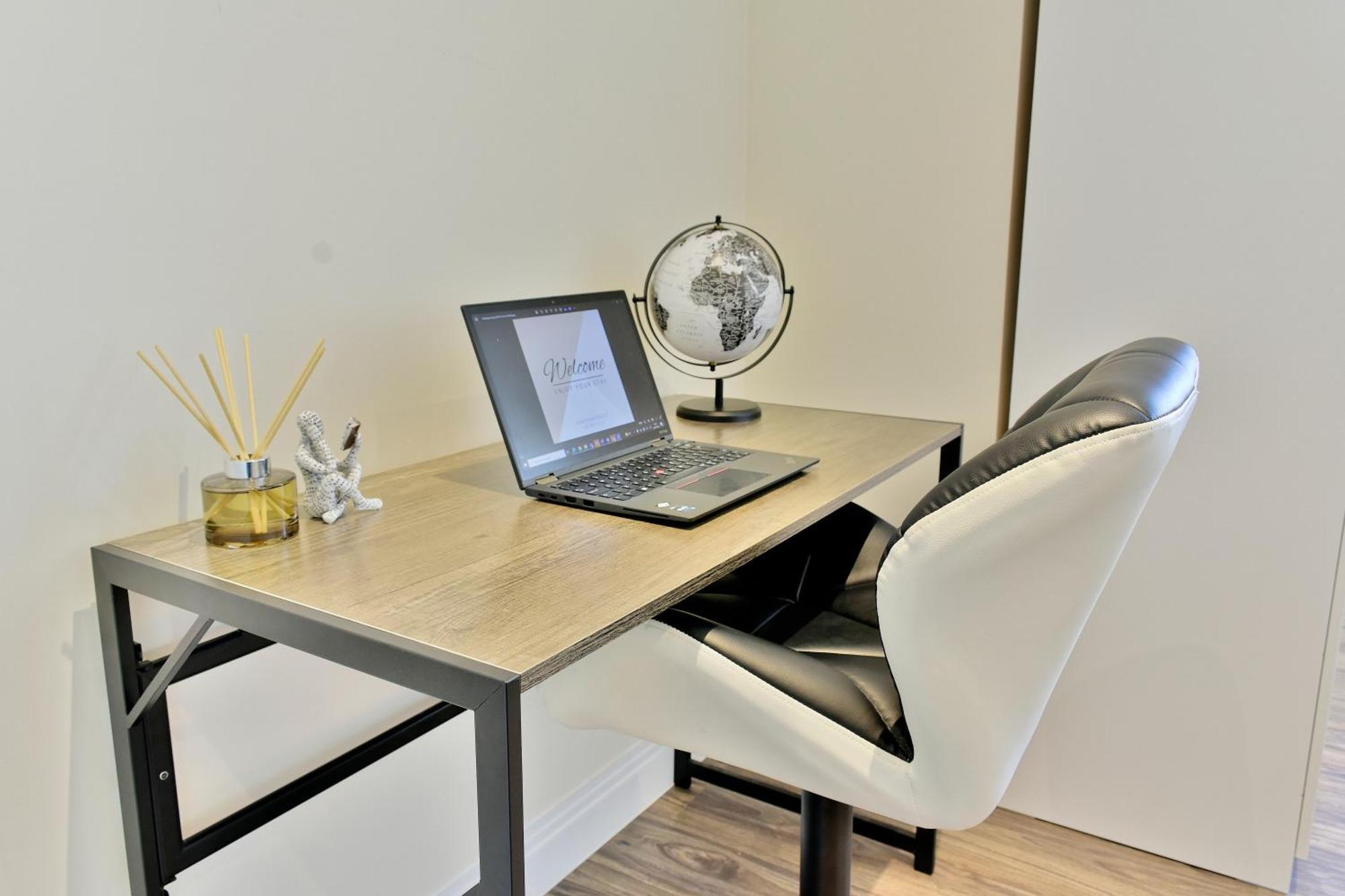 Stunning Apartment Near Citycentre & Oracle Reading Buitenkant foto